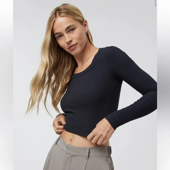 Vuori Long Sleeve Pose Scoop Tee size large like new - Picture 2 of 9